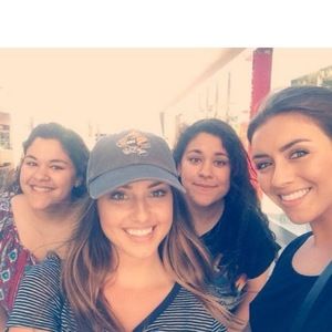 Meet your Posher, Kassandra